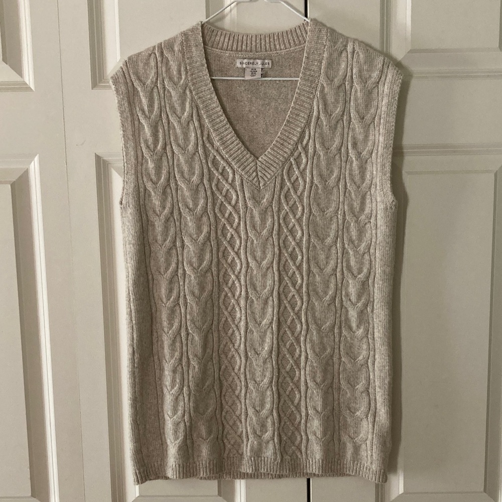 Sincerely Jules women’s cable knit sweater vest cream med.soft layered classic